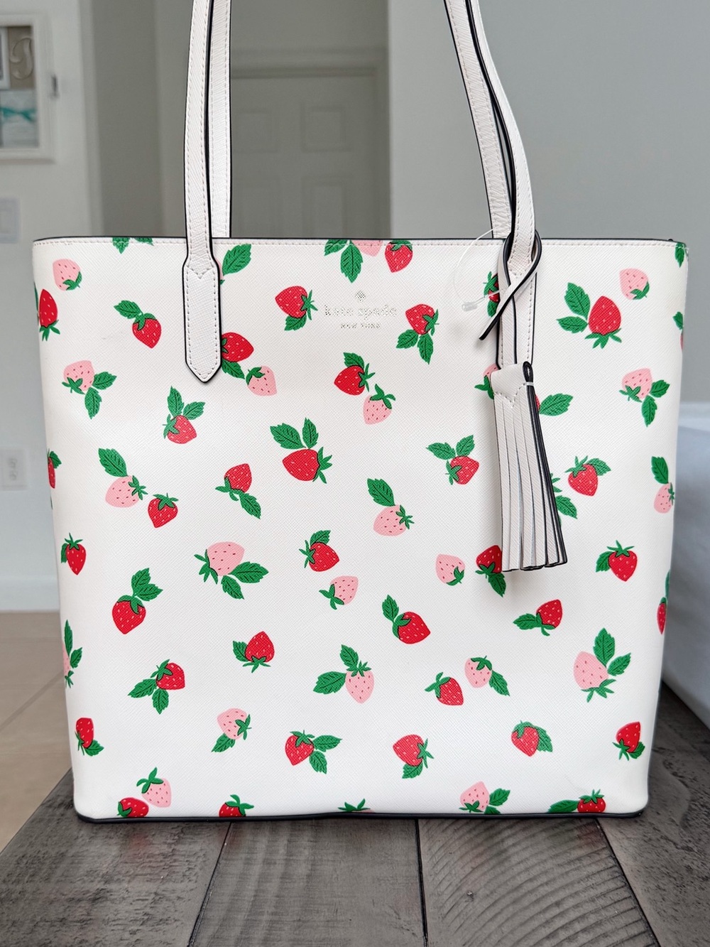 Kate Spade Jana Tossed Strawberry Tote White Saffiano Bag MSRP $359 🍓